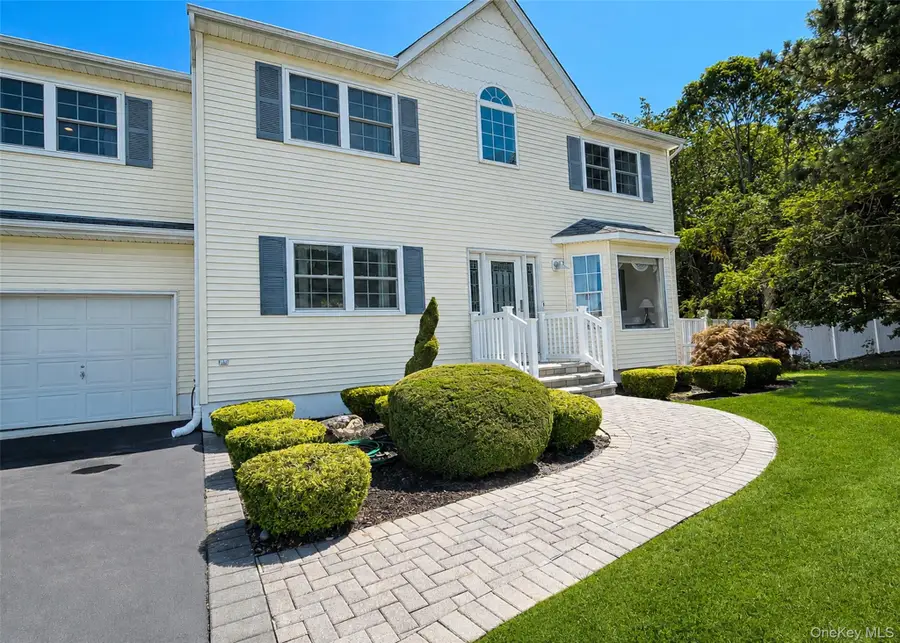 23 E Greentree Drive, Medford, NY 11763 - #2