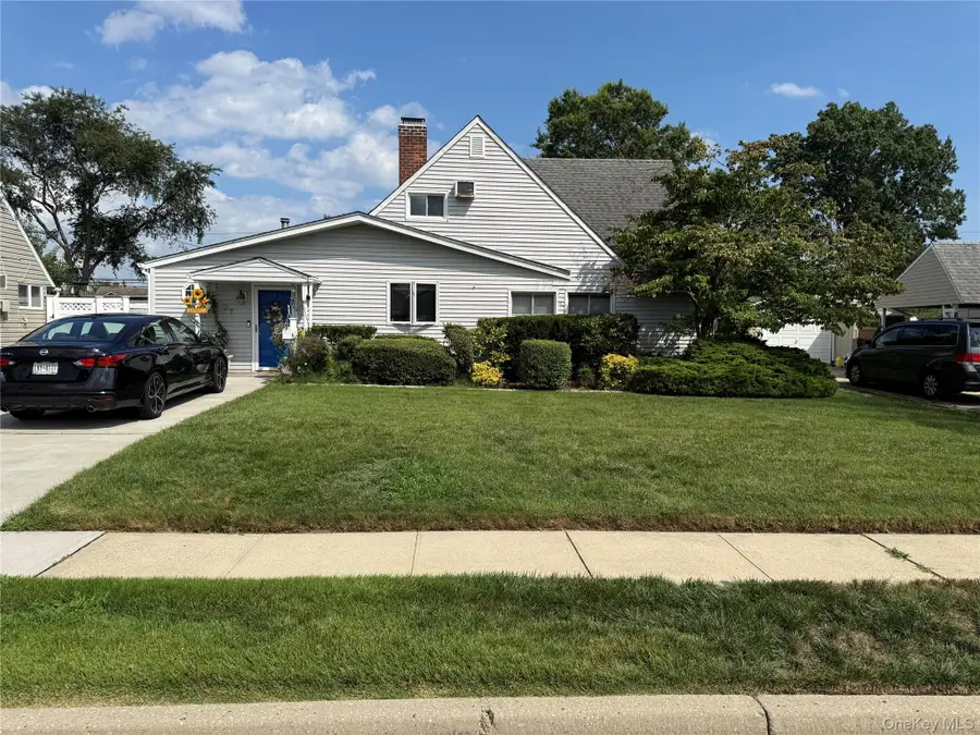 27 Wheelbarrow Lane, Wantagh, NY 11793 - #2