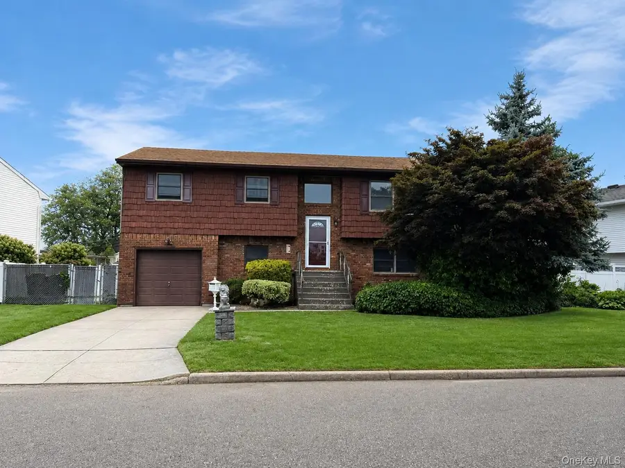 95 W Lake Drive, Lindenhurst, NY 11757 - #2