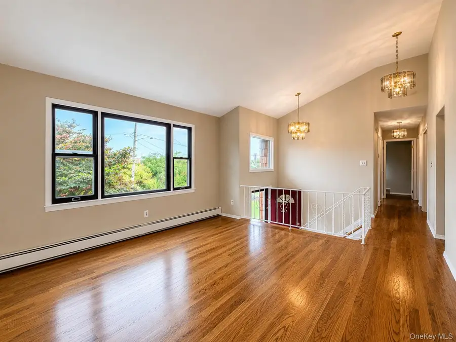 95 W Lake Drive, Lindenhurst, NY 11757 - #3