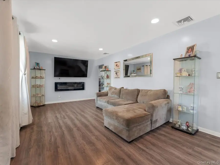 208 N 3rd Street, Bethpage, NY 11714 - #2