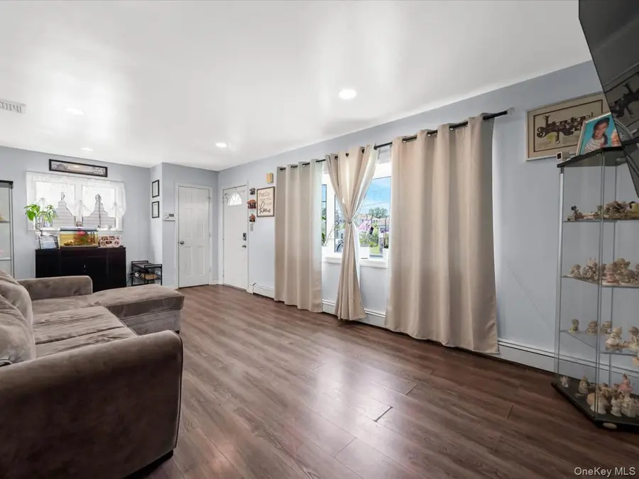 208 N 3rd Street, Bethpage, NY 11714 - #3