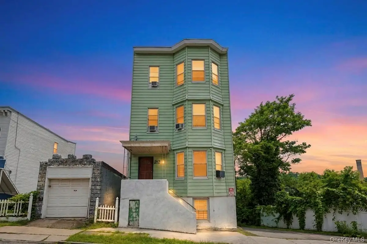 212 Edwards Place, Yonkers, NY 10703 - #1