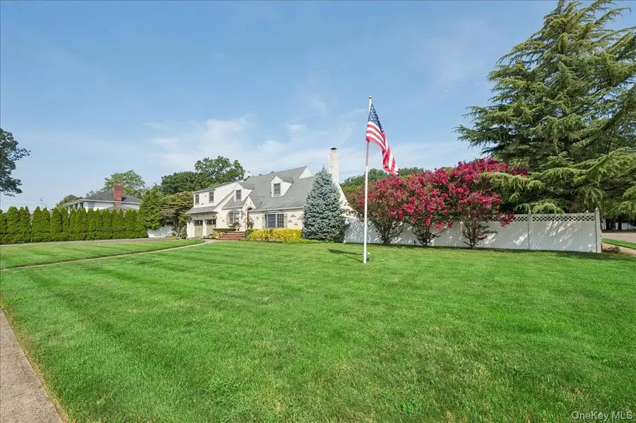 34 Albemarle Road, Westbury, NY 11590 - #3