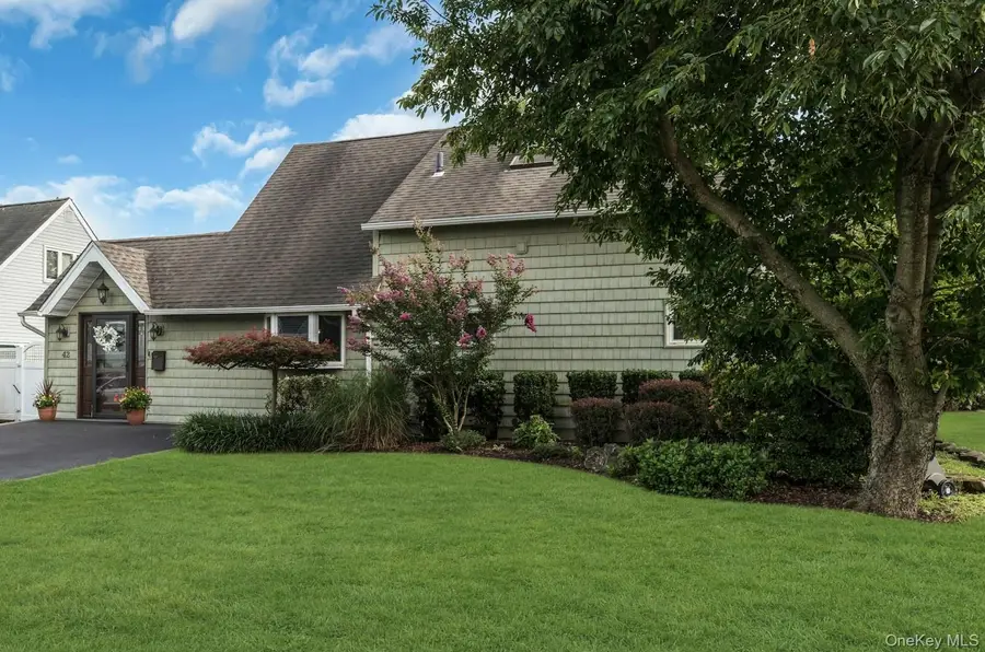 42 Dock Lane, Wantagh, NY 11793 - #3