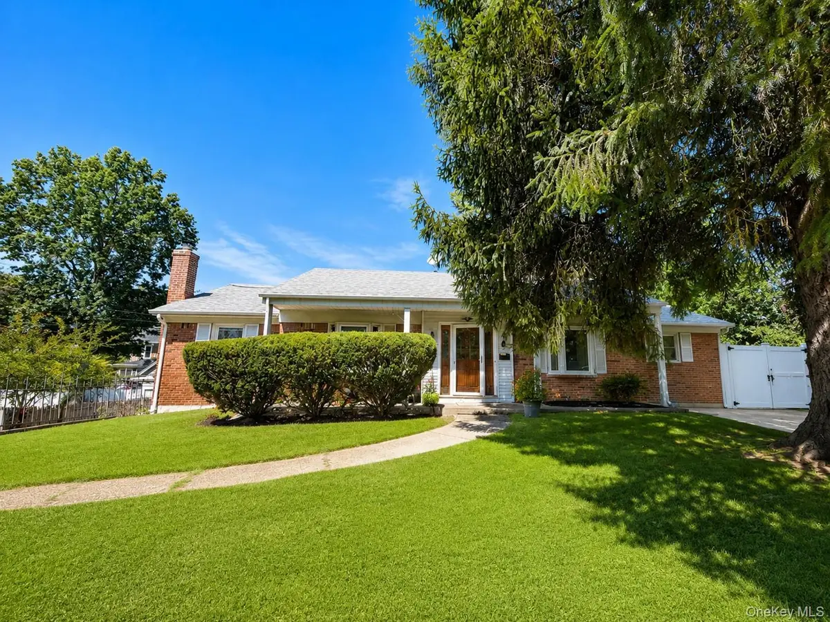 19 North Lane, Glen Cove, NY 11542 - #1