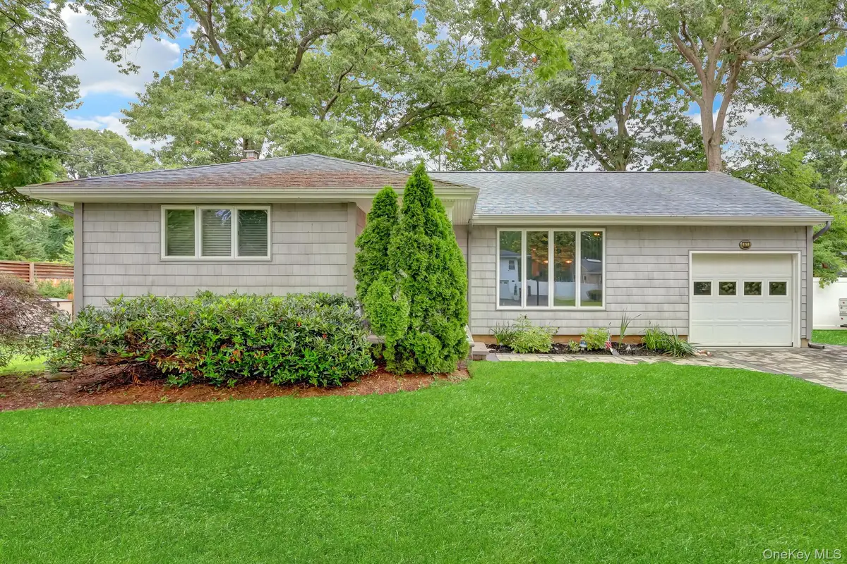 61 Gridley Street, West Islip, NY 11795 - #1