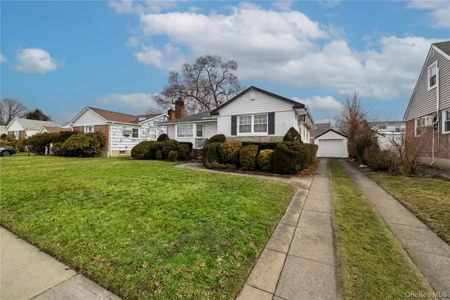 36 Wellsboro Road, Valley Stream, NY 11580 - #2