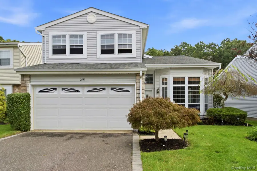215 Fairfield Drive E, Holbrook, NY 11741 - #2