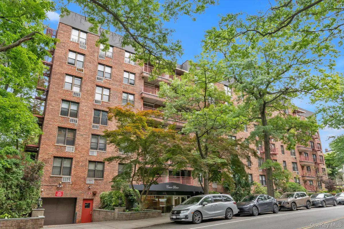 43-25 Douglaston Parkway #2-G, Douglaston, NY 11363 - #1