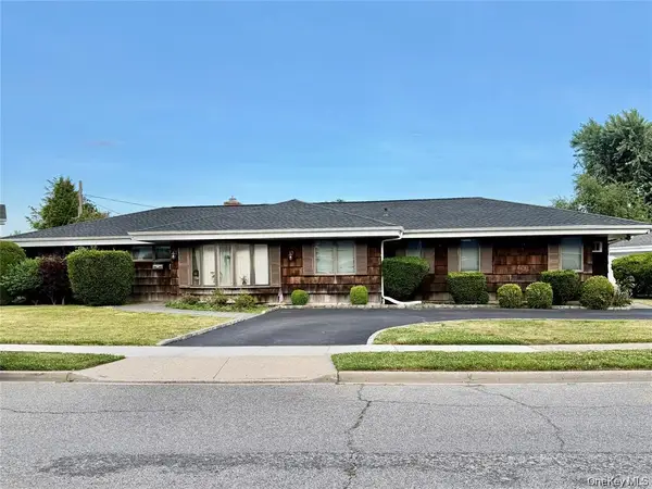 89 Bruce Avenue, Hicksville, NY 11801