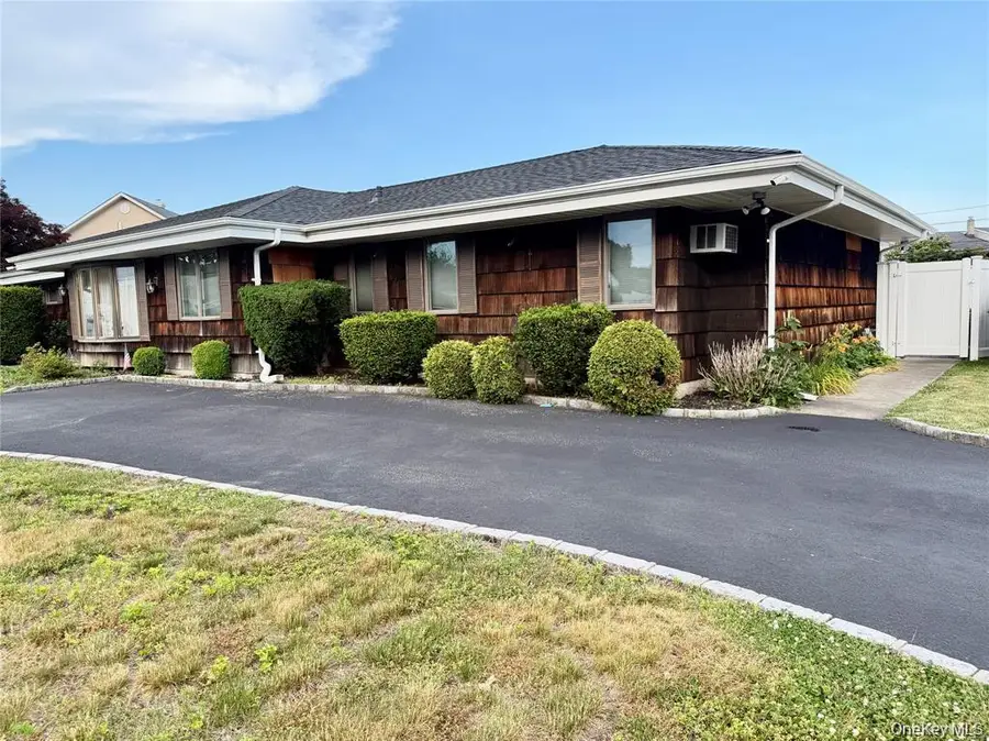 89 Bruce Avenue, Hicksville, NY 11801 - #3