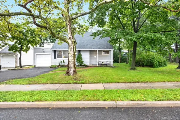 50 Commander Avenue, Garden City, NY 11530