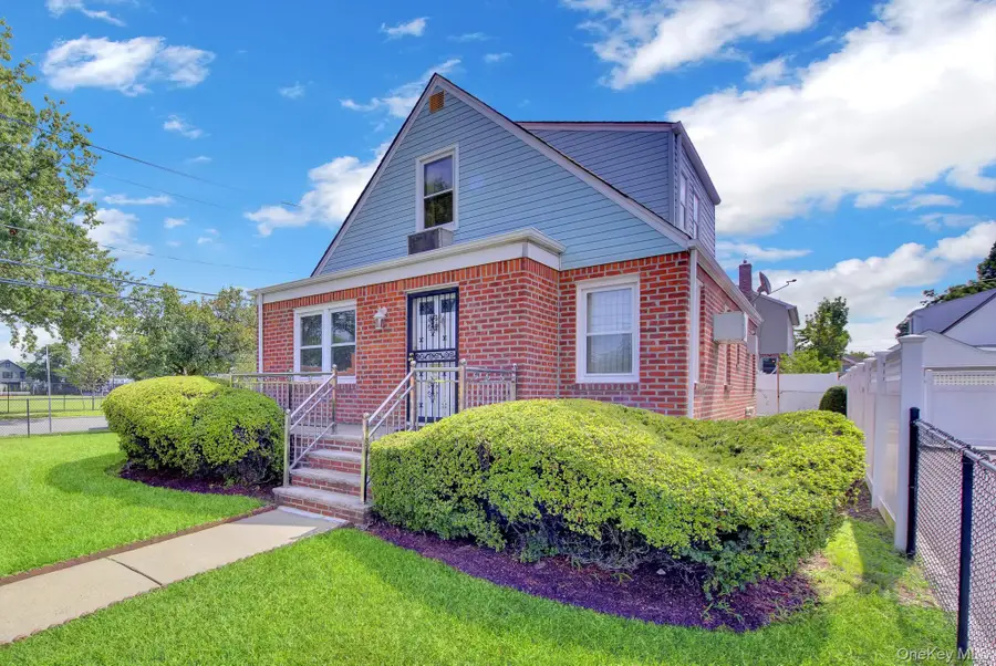 409 Saint Agnes Place, Franklin Square, NY 11010 - #3