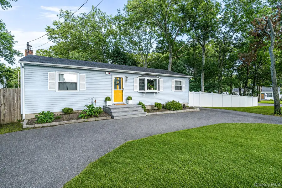 3 Newcomb Trail, Ridge, NY 11961 - #2