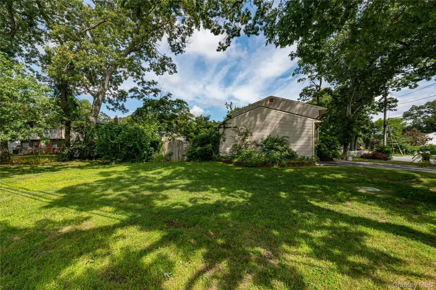 40 Rockland Avenue, West Babylon, NY 11704 - #3