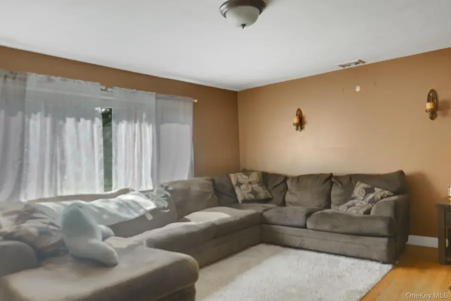 24 Doyle Drive, Wappingers Falls, NY 12590 - #3