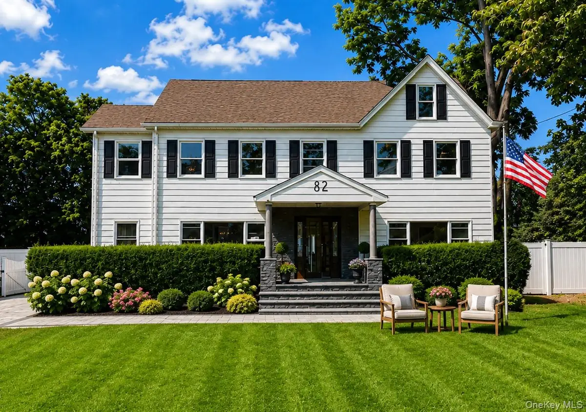82 Vernon Avenue, East Norwich, NY 11732 - #1