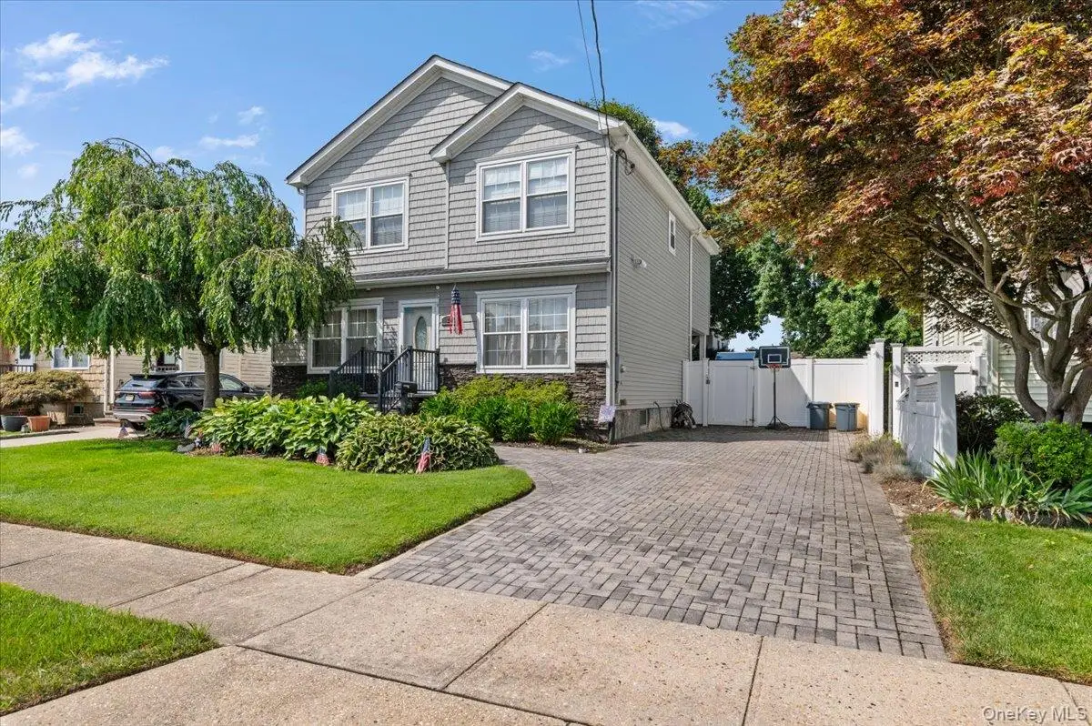 23 Cambridge Avenue, Bethpage, NY 11714 - #1