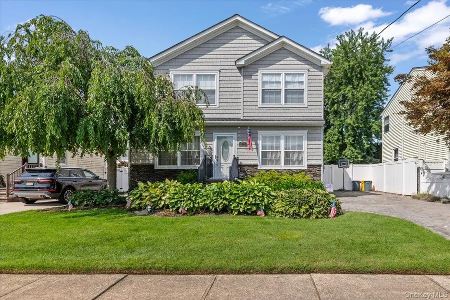 23 Cambridge Avenue, Bethpage, NY 11714 - #2