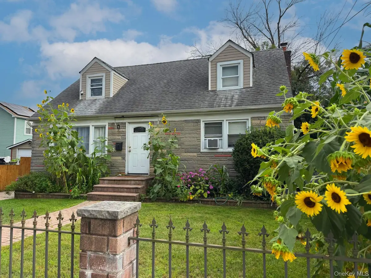 162 Princeton Street, Hempstead, NY 11550 - #1