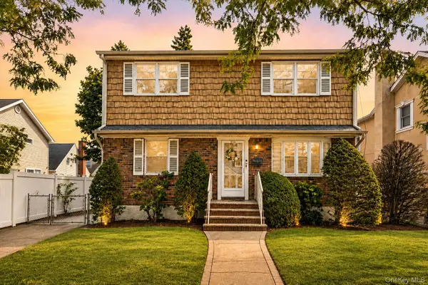 82-11 262nd Street, Floral Park, NY 11004