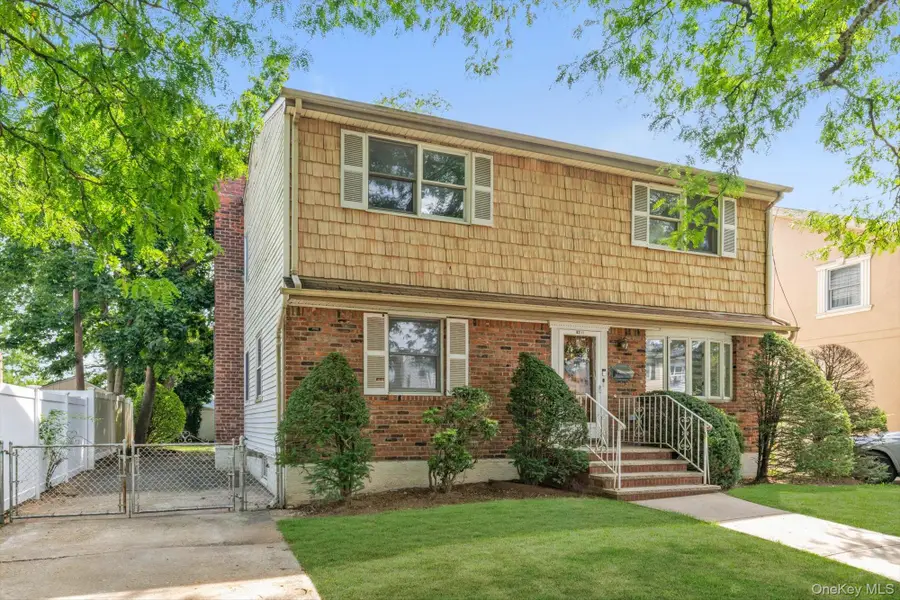 82-11 262nd Street, Floral Park, NY 11004 - #3