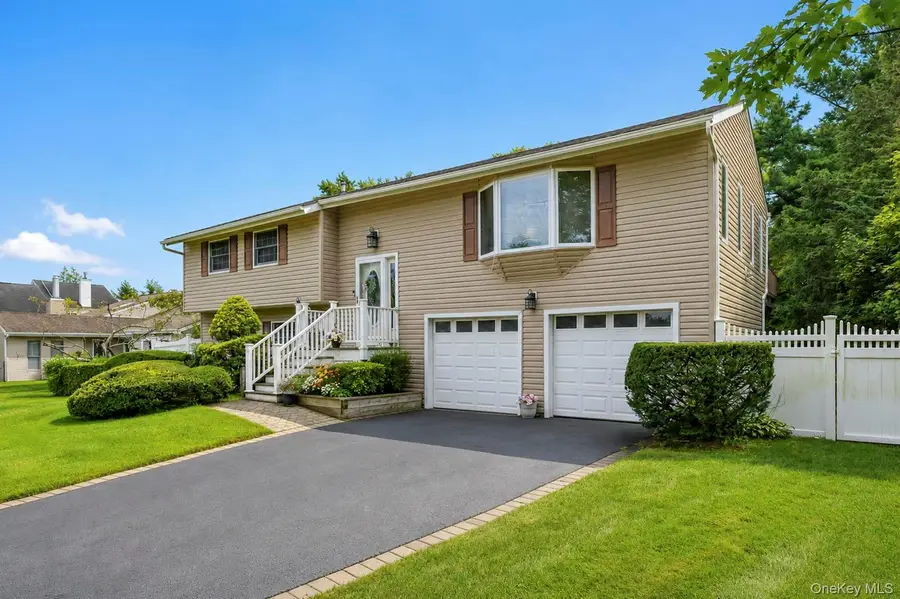 40 Nantucket Drive, Medford, NY 11763 - #2