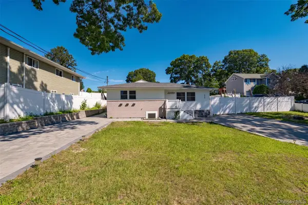429 Ontario Street, Ronkonkoma, NY 11779