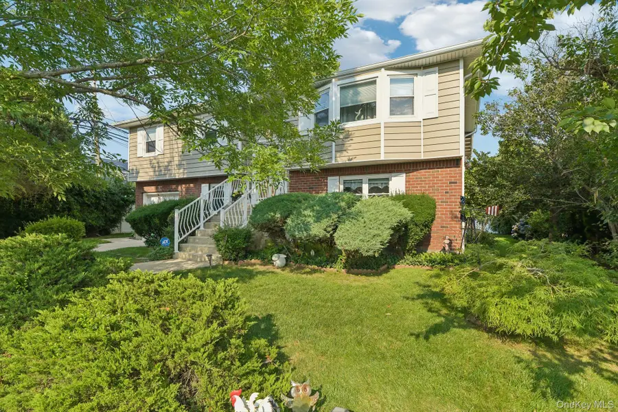 8 Laurel Lane, Levittown, NY 11756 - #3