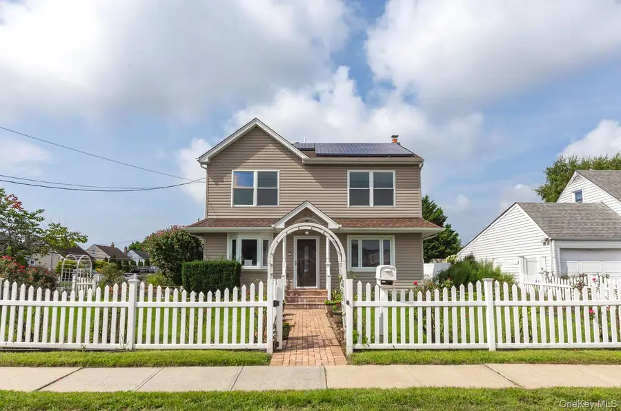 305 S Strong Avenue, Copiague, NY 11726 - #3