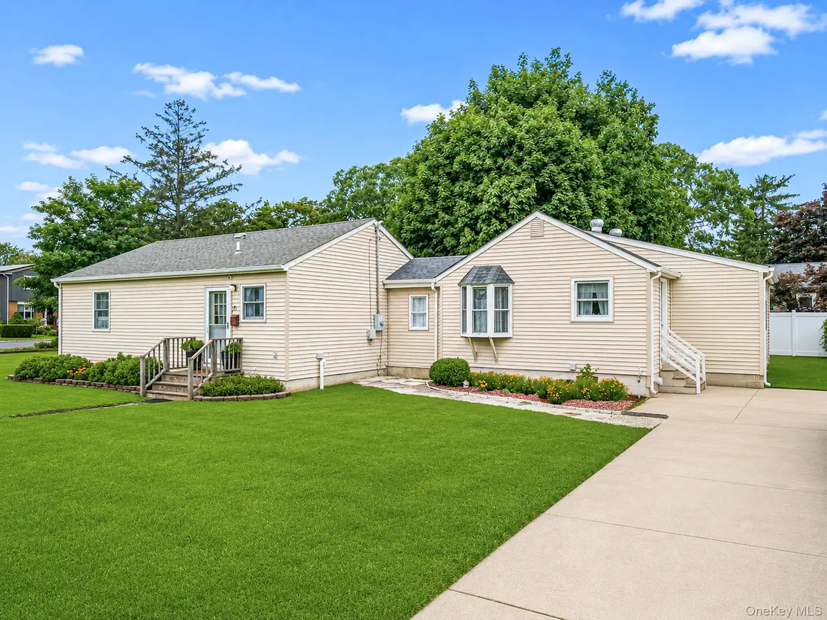 21 Cherokee Drive, Bay Shore, NY 11706 - #1