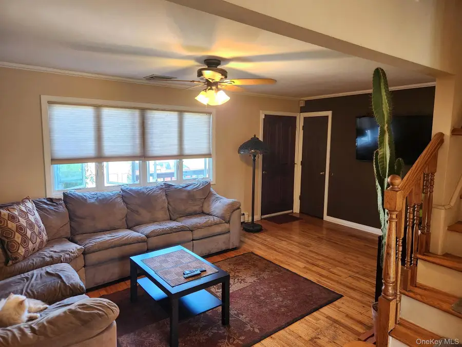 956 N Hamilton Avenue, Lindenhurst, NY 11757 - #2