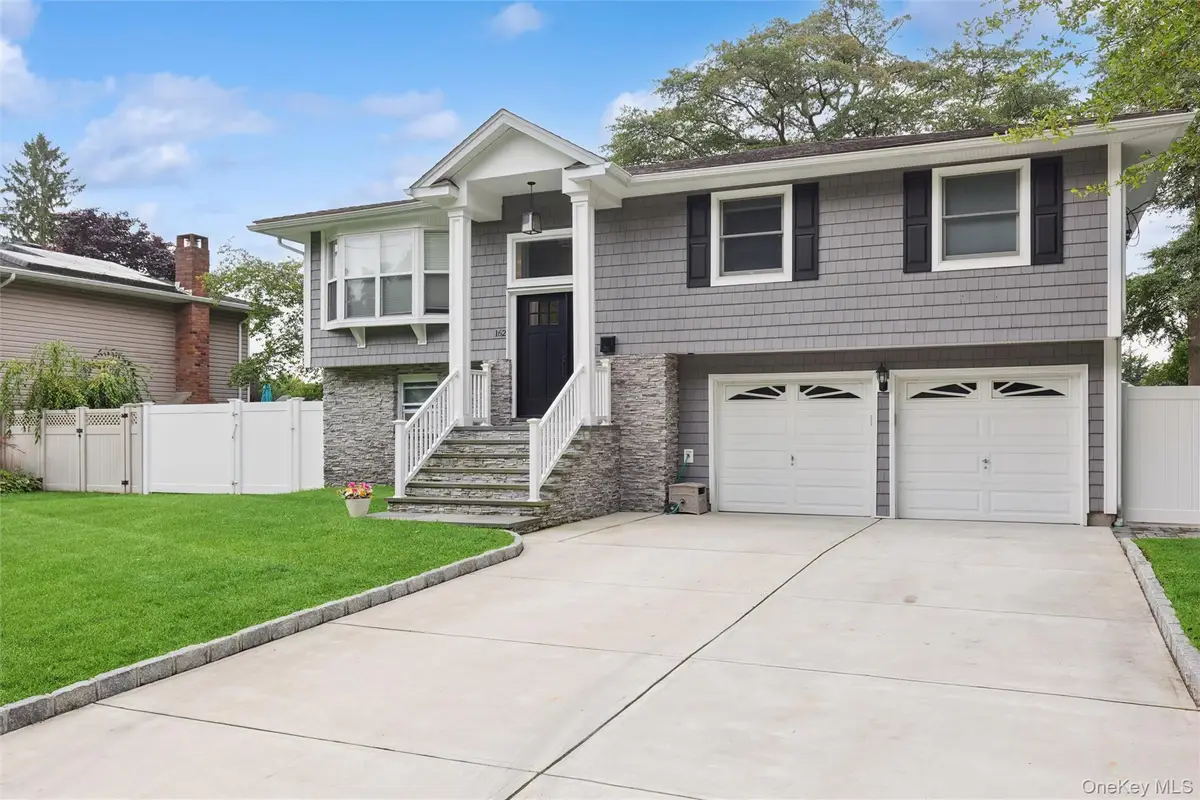 162 Stuyvesant Road, Oakdale, NY 11769 - #1