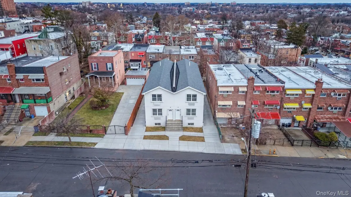 957 E 229th Street, Bronx, NY 10466 - #1