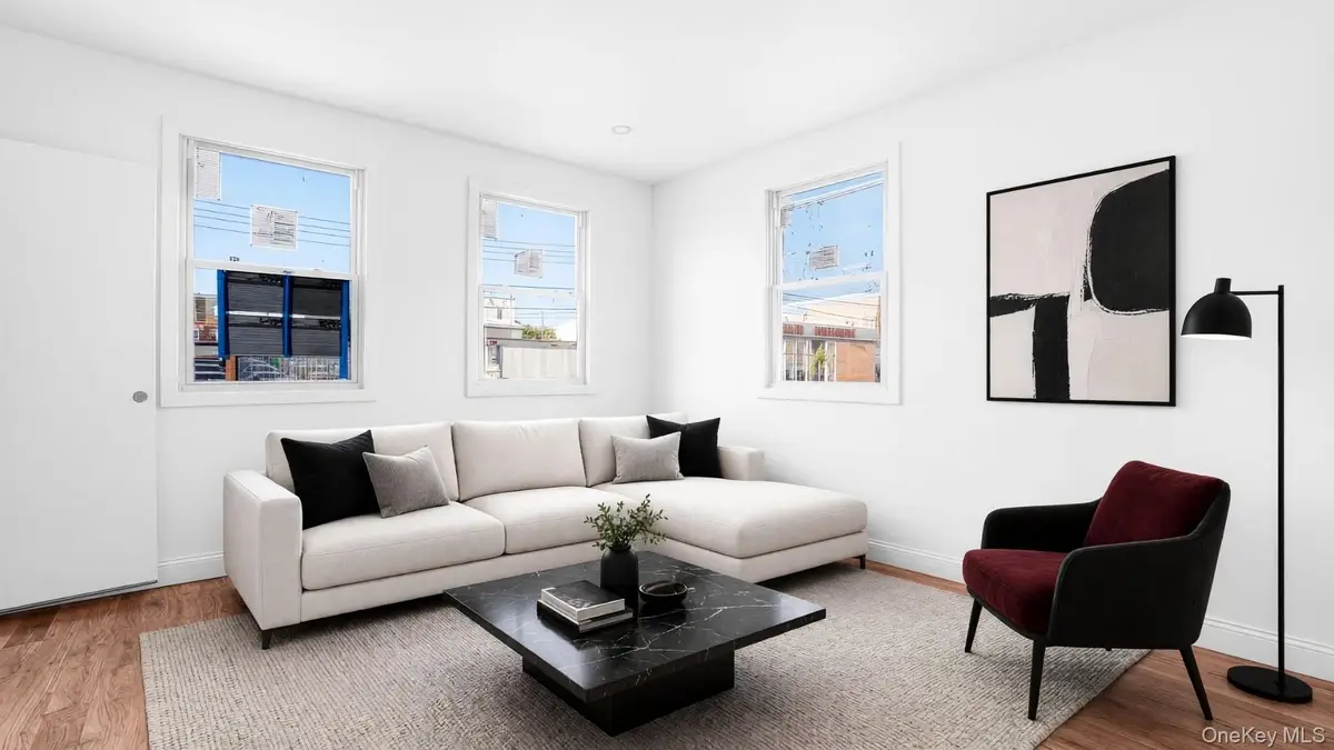 1148 E 211th Street, Bronx, NY 10469 - #1
