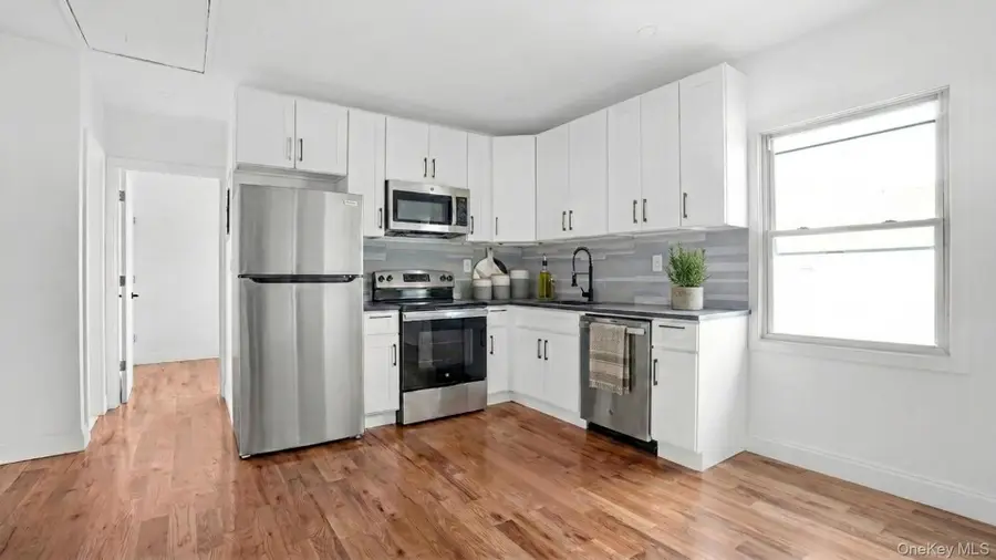 1148 E 211th Street, Bronx, NY 10469 - #3