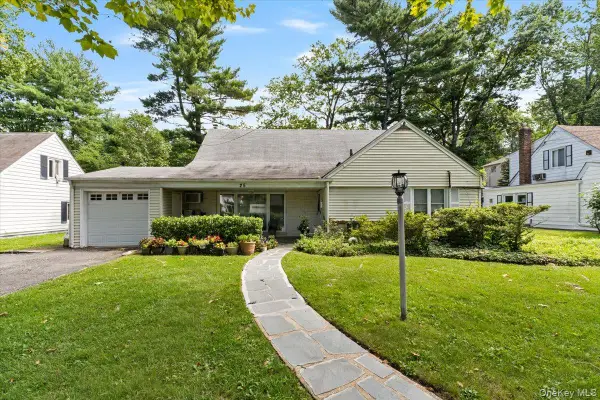 25 Bentley Road, Great Neck, NY 11023