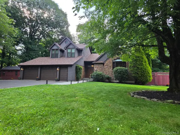 11 Coach Hill Drive Danbury, Ct, Call Listing Agent, CT 06811