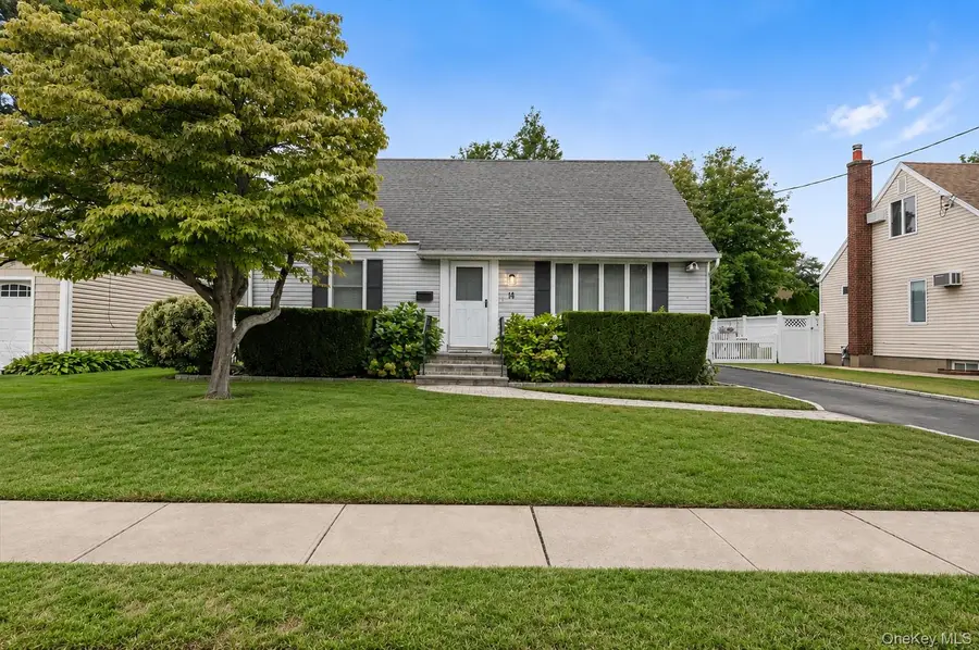14 Po Lane, Hicksville, NY 11801 - #2