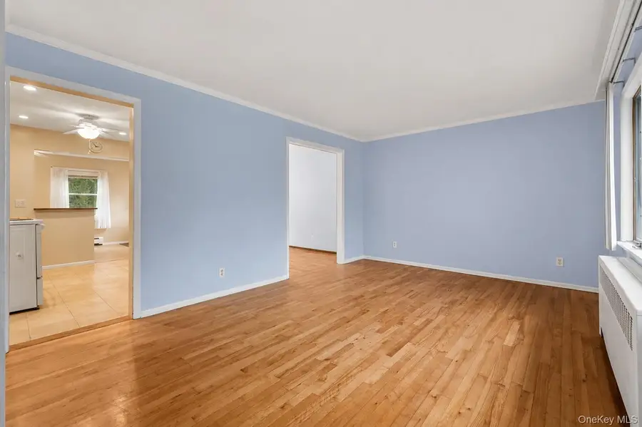 14 Po Lane, Hicksville, NY 11801 - #3