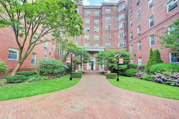 76-36 113th Street #5S, Forest Hills, NY 11375
