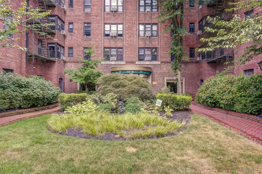 69-10 Yellowstone Boulevard #207, Forest Hills, NY 11375 - #3
