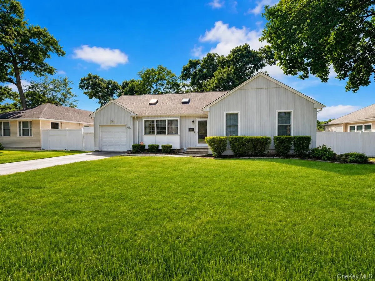 120A Irish Lane, East Islip, NY 11730 - #1