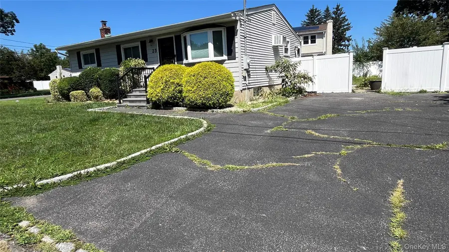 23 Pine Street, Brentwood, NY 11717 - #3