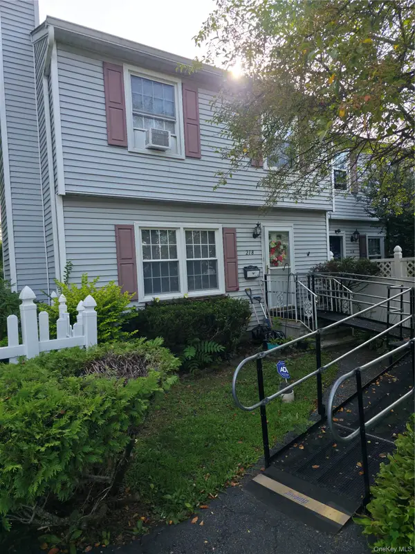 218 Fishkill Landing, Beacon, NY 12508