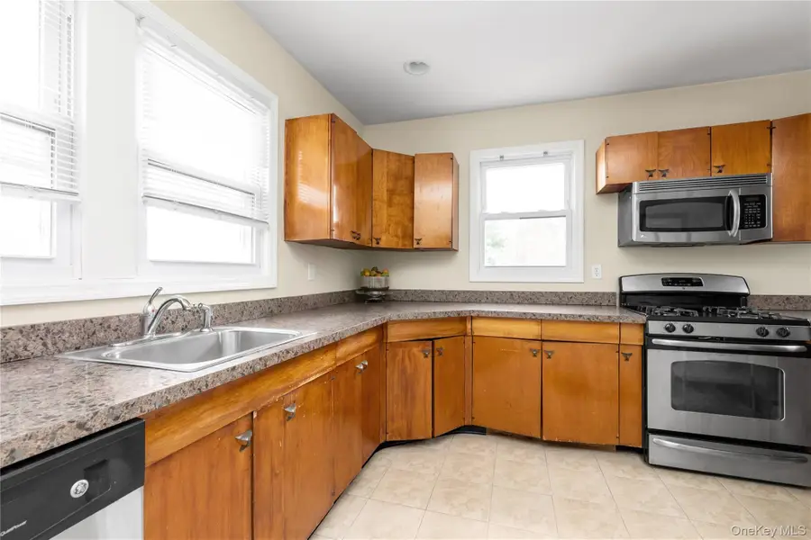 73 Liberty Avenue, Mineola, NY 11501 - #3