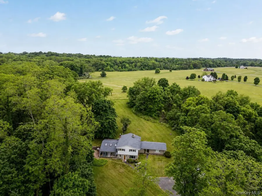 21 Courts Lane, Hudson, NY 12534 - #2