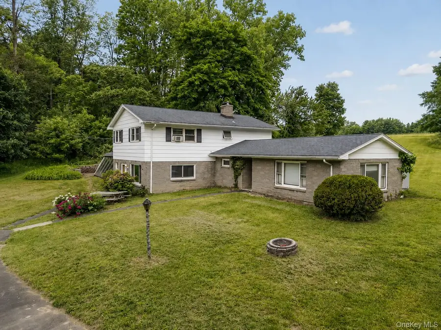 21 Courts Lane, Hudson, NY 12534 - #3