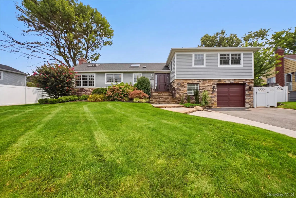 5 Renee Place, Massapequa Park, NY 11762 - #1